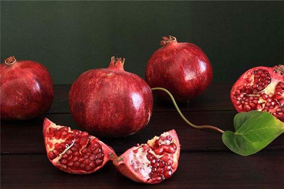 梦见石榴预示着哪些？揭秘隐藏在梦境背后的奥秘