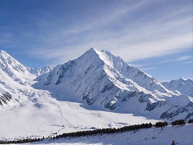 梦见雪山的象征意义精神成长 vs 内心宁静的探索