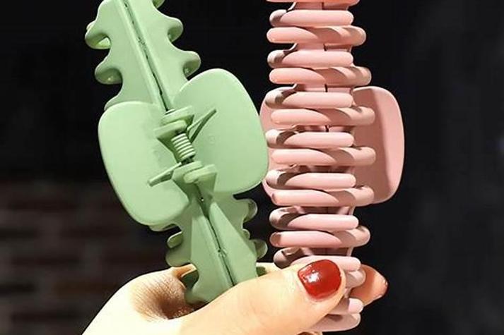 梦见发卡象征哪些？揭秘背后的深层含义！
