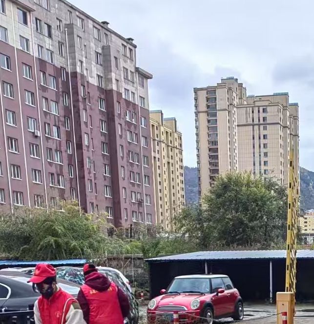 如何通过晋升培训提升森林消防员的综合素质与职业发展？