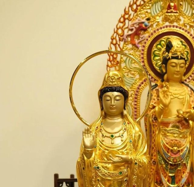 梦见金佛的深层象征意义，探索内心平静路径