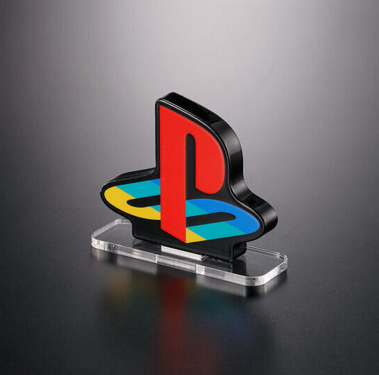 万代推出全新PS水晶立标，轻按即享经典启动音效——抢先体验游戏迷必备收藏品