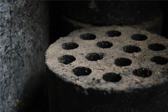 梦见蜂窝煤解析解锁潜在财富象征，引发内心共鸣！