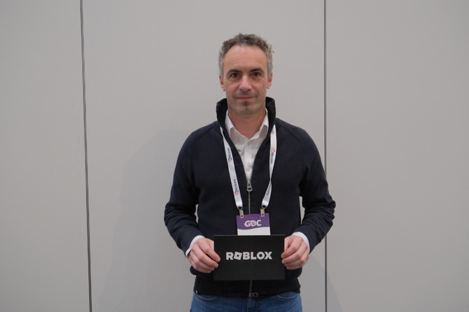 如何利用AI生成技术提升罗布乐思游戏体验？