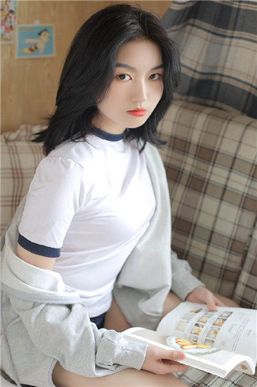 鸣潮手游：坎特蕾拉顶级武器推荐，提升战力必备指南