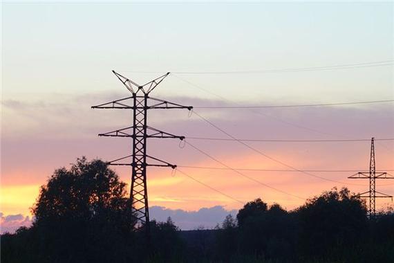 梦见电线杆的深层心理解析及生活启示 梦见电线杆的深层心理解析及生活启示