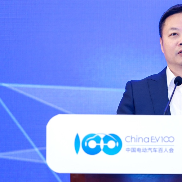 未来20年飞行汽车市场潜力：何小鹏预测2万亿美金规模