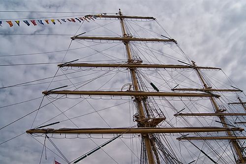 梦见桅杆预示哪些？揭秘背后的心理含义与生活启示