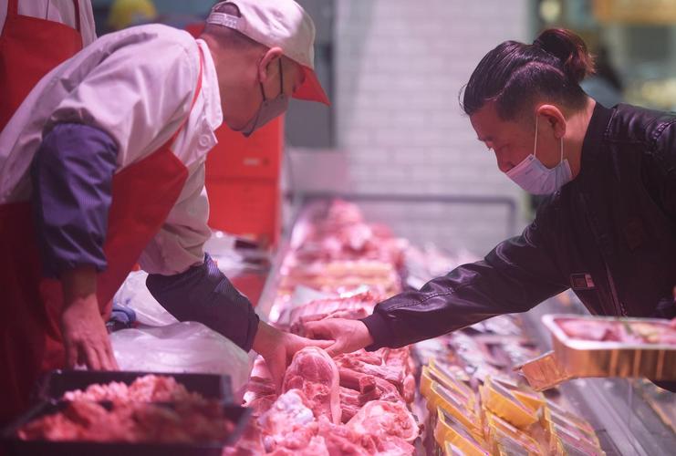 梦见猪肉解读心理象征与健康提示对比分析