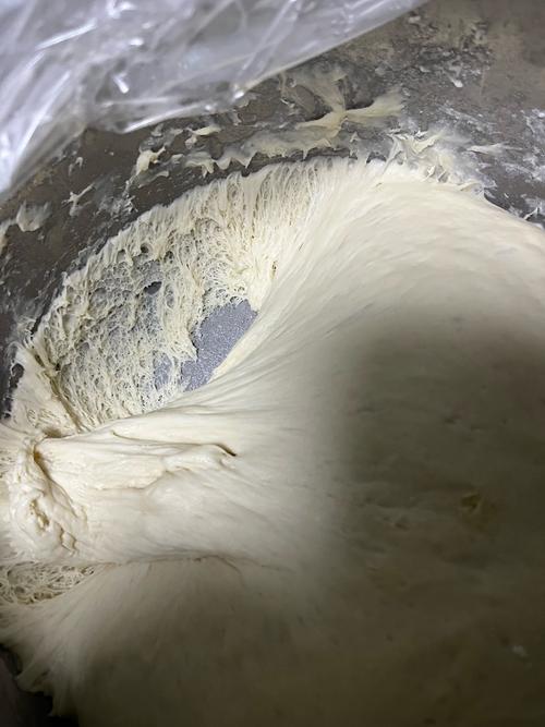 梦见生面团预示哪些？精神成长与生活挑战的对比分析