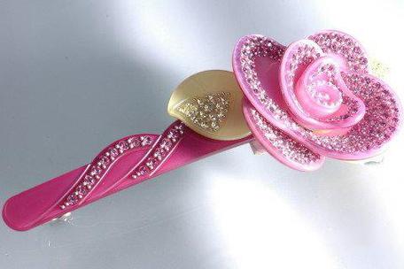 解读梦见发卡的象征意义，揭秘运势提升秘诀！