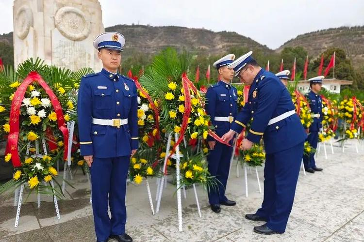 青岛市消防支队清明纪念活动:缅怀英烈,汲取勇气与精神力量 青岛市消防支队清明纪念活动:缅怀英烈,汲取勇气与精神力量