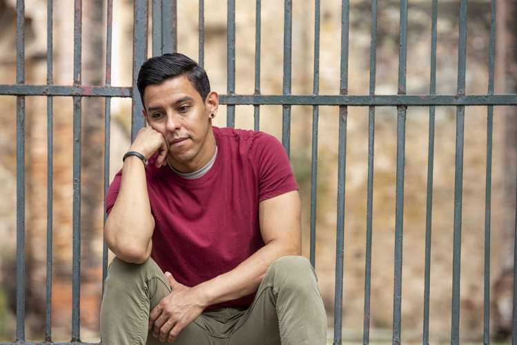 解析梦见木锯的6个心理意义，提升个人成长动力