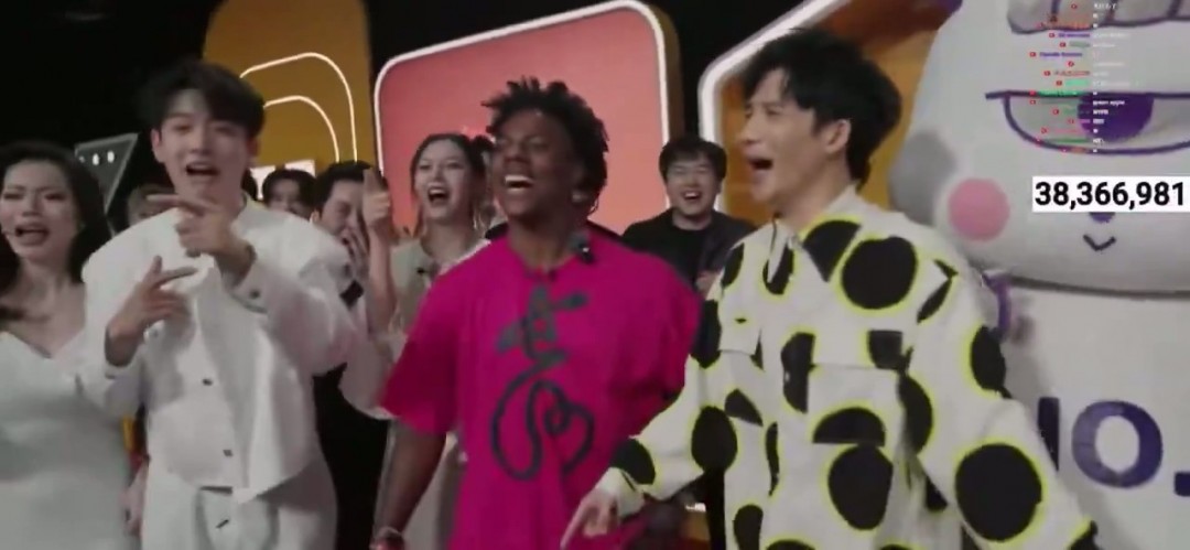 甲亢哥长沙行:你知道他如何与大张伟合唱热门曲目,并受到十位女性欢迎吗? 甲亢哥长沙行:你知道他如何与大张伟合唱热门曲目,并受到十位女性欢迎吗?