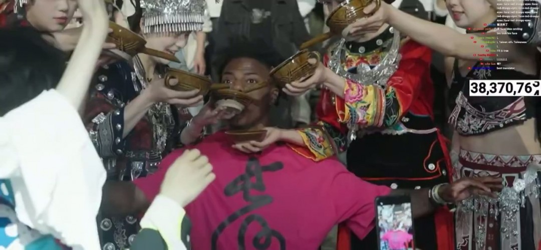 甲亢哥长沙行:你知道他如何与大张伟合唱热门曲目,并受到十位女性欢迎吗? 甲亢哥长沙行:你知道他如何与大张伟合唱热门曲目,并受到十位女性欢迎吗?