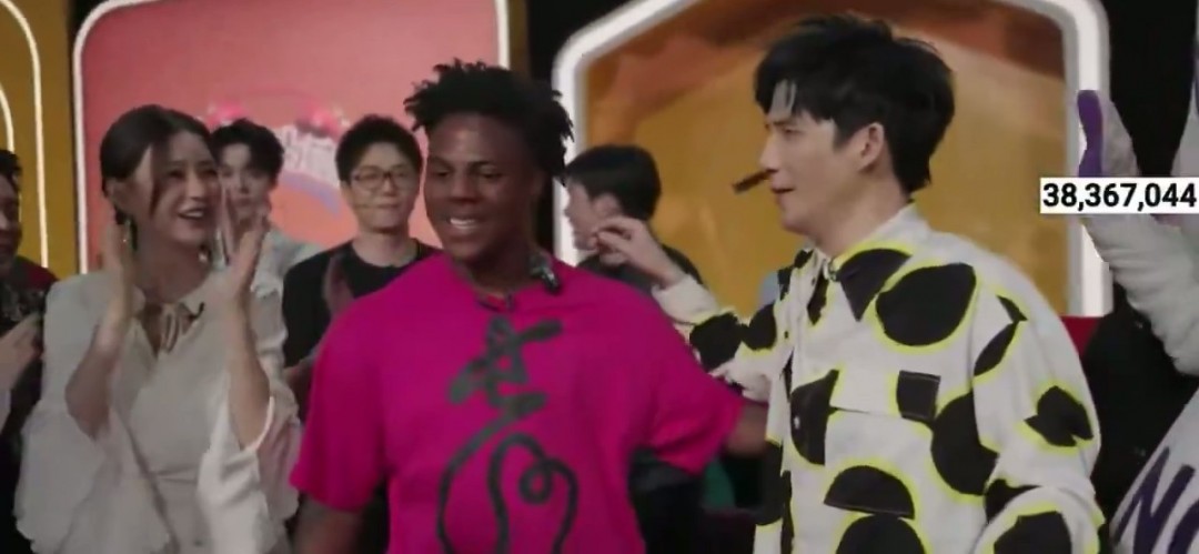 甲亢哥长沙行:你知道他如何与大张伟合唱热门曲目,并受到十位女性欢迎吗? 甲亢哥长沙行:你知道他如何与大张伟合唱热门曲目,并受到十位女性欢迎吗?