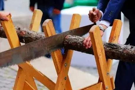 梦见木锯象征解析预示人生转折，提升个人发展潜力