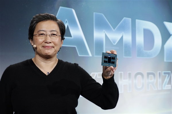 AMD Zen6霄龙CPU全球首秀：如何在性能上遥遥领先Intel？