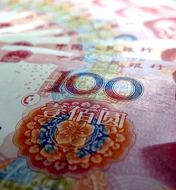 23岁女大学生打赏主播200万求退款,平台回应拒绝:成年后果自负 23岁女大学生打赏主播200万求退款,平台回应拒绝:成年后果自负