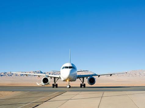 梦见飞机场心理解析 vs 预示未来，哪个更契合你？