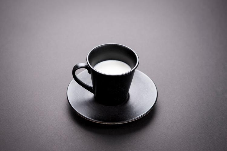 解梦梦见咖啡杯的3种象征意义及影响分析