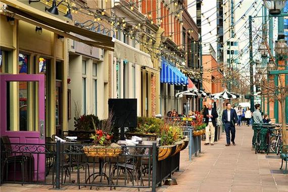 探索梦见闹市的神秘寓意，它暗示了哪些深层次心理变化？