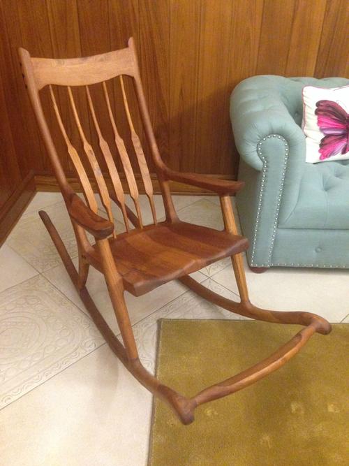 梦见摇椅预示着哪些？解读寓意与生活启示