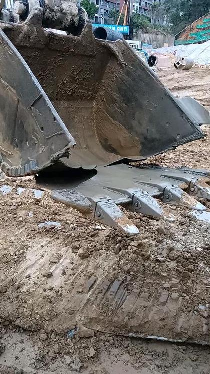 梦见挖掘机意味着哪些?解析背后的心理学与运势影响 梦见挖掘机意味着哪些?解析背后的心理学与运势影响