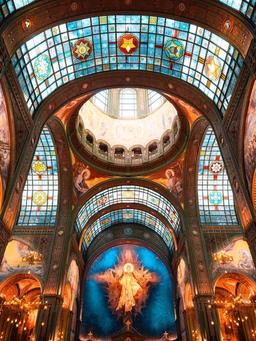 梦见大教堂预示哪些？解析梦境含义，助你揭开未来秘密