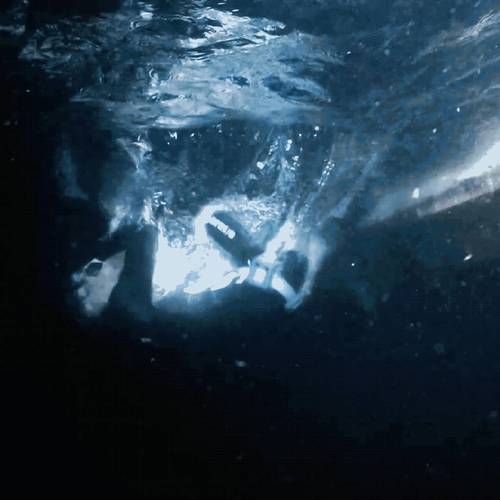 梦见岩石在空中飞行预示着哪些？解读你的潜意识信号