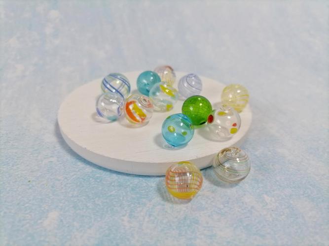 梦见玻璃球深度解析，心理启示揭示内心奥秘与生活预兆！