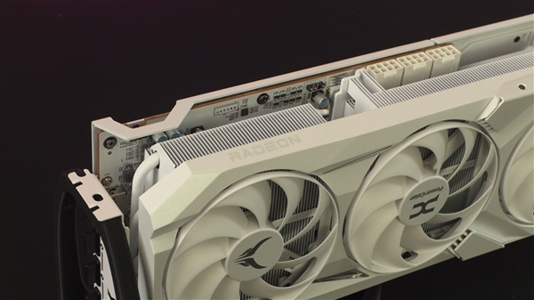 RX 9070 XT为何在欧洲销量远超RTX 5080？游戏玩家青睐AMD显卡的秘密是什么？