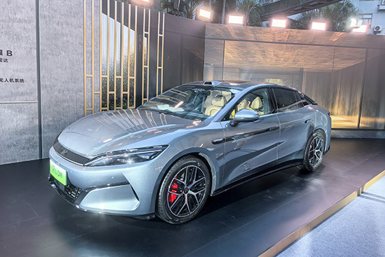 比亚迪汉L、唐L双旗舰震撼上市 | 路天喊话：BBA车主换中国领军豪车，享受创新驾驶体验！