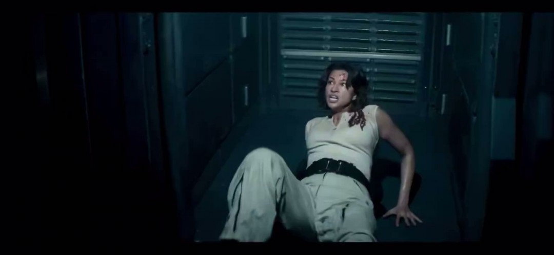 探秘异形：地球首曝片段：女船员生死一线 搞笑剧情背后隐藏生存技巧