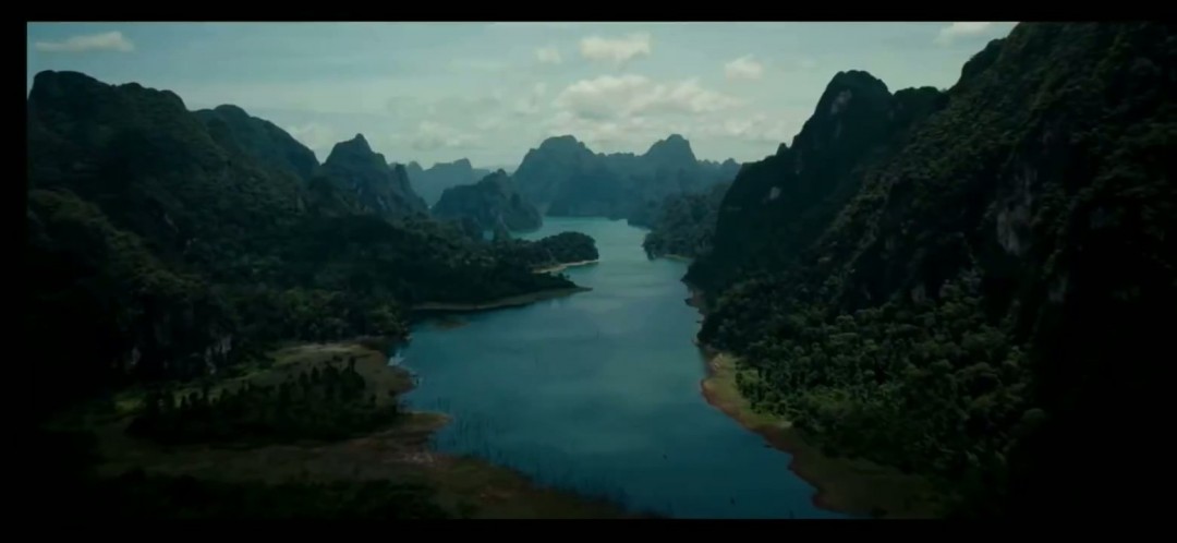 探秘异形：地球首曝片段：女船员生死一线 搞笑剧情背后隐藏生存技巧