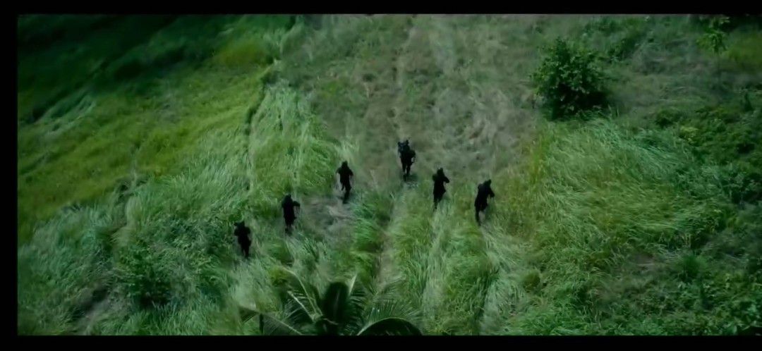 探秘异形：地球首曝片段：女船员生死一线 搞笑剧情背后隐藏生存技巧