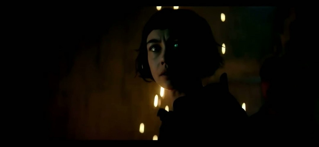 探秘异形：地球首曝片段：女船员生死一线 搞笑剧情背后隐藏生存技巧