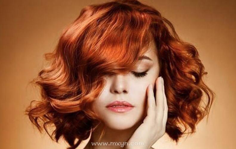 梦见染发象征意义解析揭开背后隐藏的心理暗示