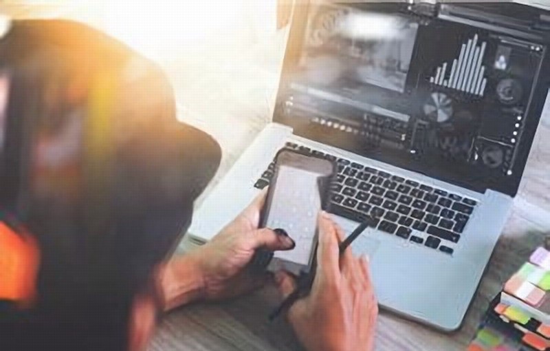 AI色情小说牟利22,000元:为何写手获刑10个月? AI色情小说牟利22,000元:为何写手获刑10个月?