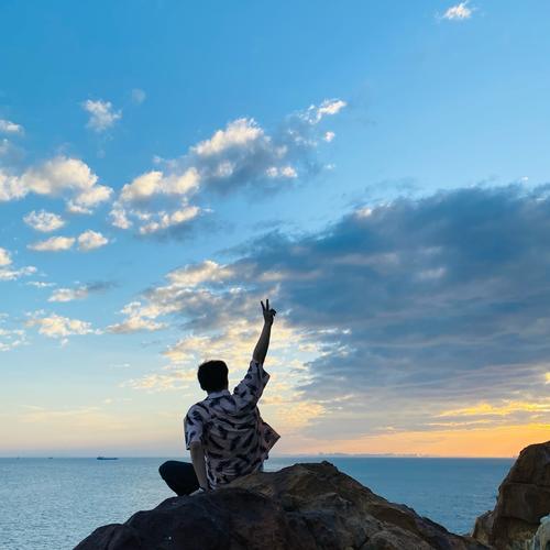 梦见在海边散步意味着哪些？揭秘隐藏的心理暗示与潜在机遇！