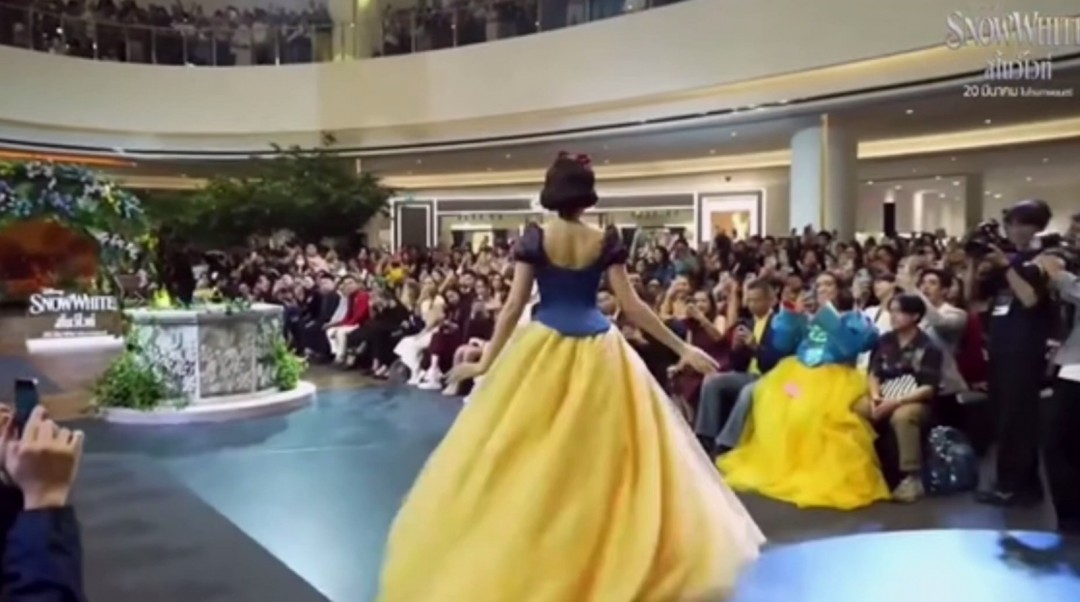 泰国版白雪公主女主为何如此惊艳？揭秘她背后的美丽秘密