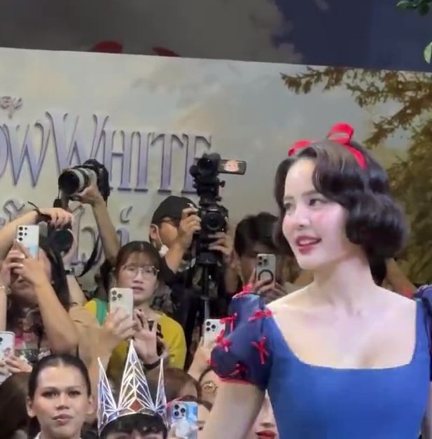 泰国版白雪公主女主为何如此惊艳？揭秘她背后的美丽秘密