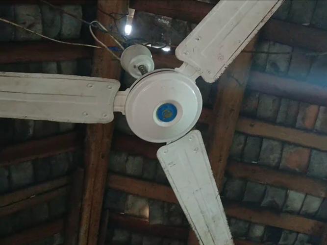 梦见吊扇的含义解析如何找到高效解决方案? 梦见吊扇的含义解析如何找到高效解决方案?