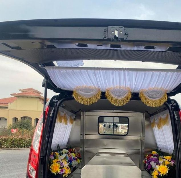 梦见灵柩车预示哪些？解析其象征意义与高效心理疏导方案