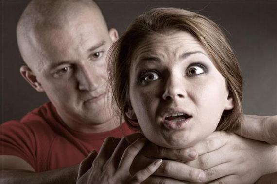 梦见掐脖子预示哪些?解读背后的心理暗示和应对策略 梦见掐脖子预示哪些?解读背后的心理暗示和应对策略