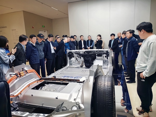小米汽车工厂揭秘：制造业新质生产力如何推动高质量发展
