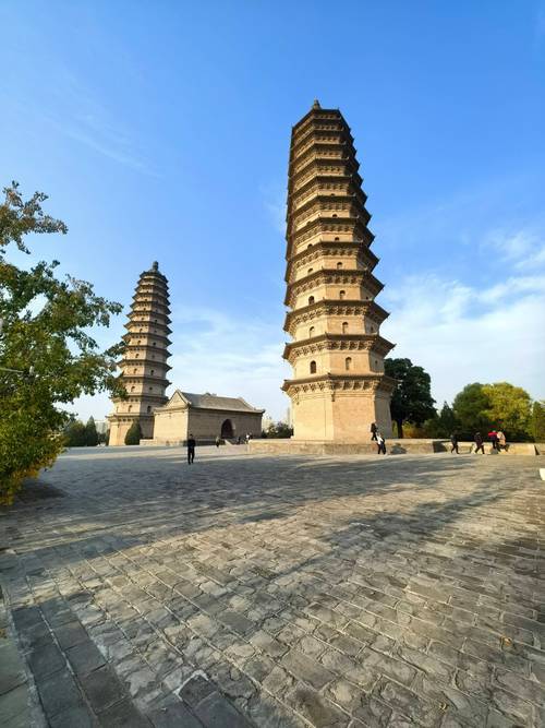 梦见佛塔象征哪些？解析吉凶与内心启示的对比分析