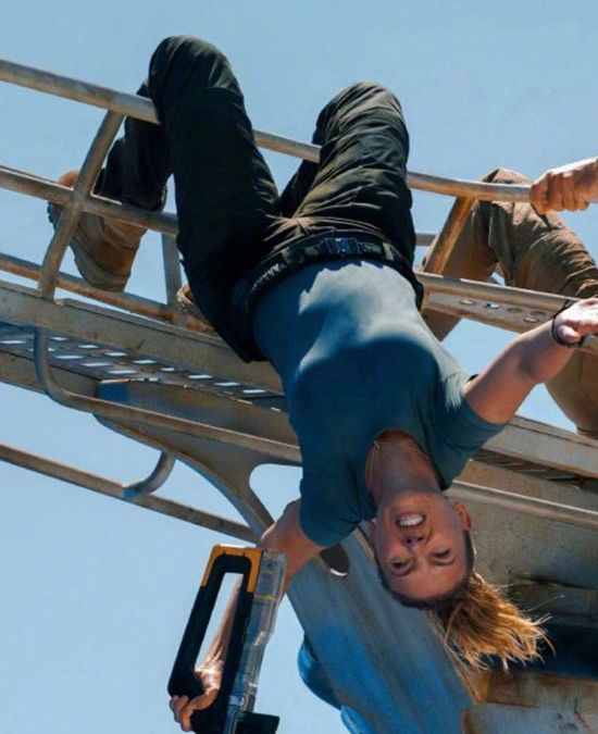 侏罗纪世界4剧照曝光:寡姐与乔贝贝如何在生死一线中求生? 侏罗纪世界4剧照曝光:寡姐与乔贝贝如何在生死一线中求生?