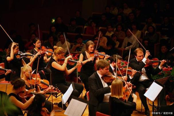 梦见交响乐的深层象征，解析揭示内心和谐美梦的独特情感共鸣！