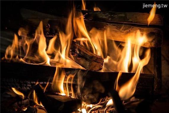 梦见柴火代表哪些？解读你无法忽视的心理暗示！